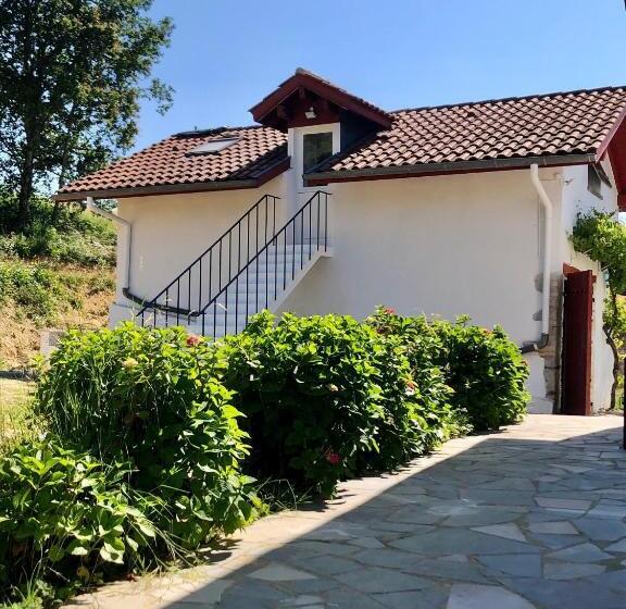 膳宿费 L Adret Du Bois