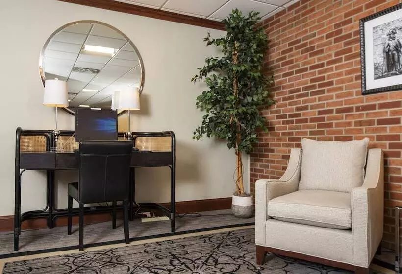 Hillsdale College Dow Hotel And Conference Center