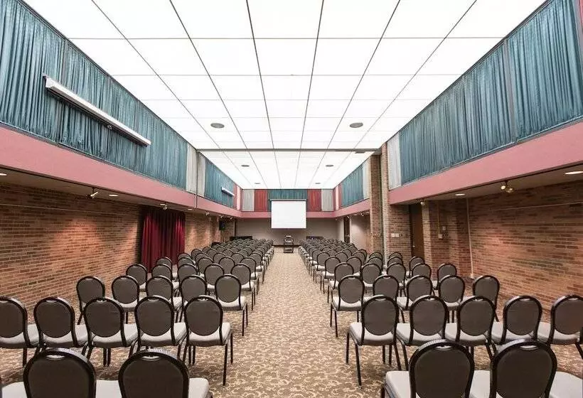 Hillsdale College Dow Hotel And Conference Center