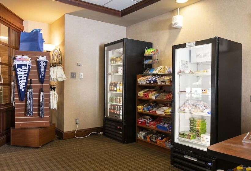 Hillsdale College Dow Hotel And Conference Center