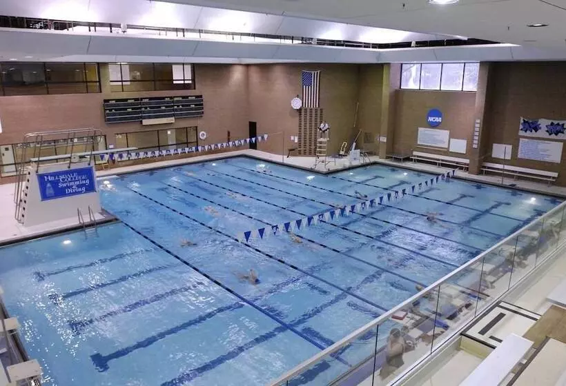 Hillsdale College Dow Hotel And Conference Center