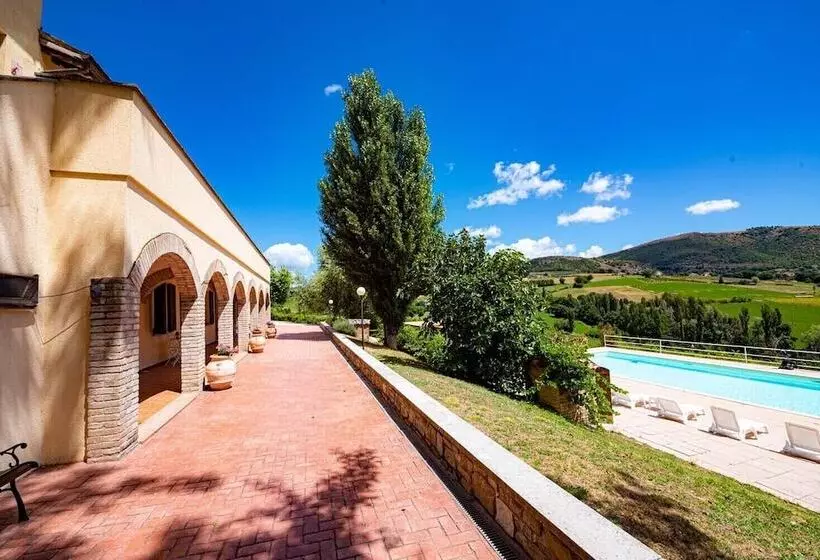 هتل Abadia Farneto