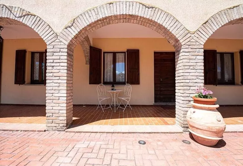 هتل Abadia Farneto