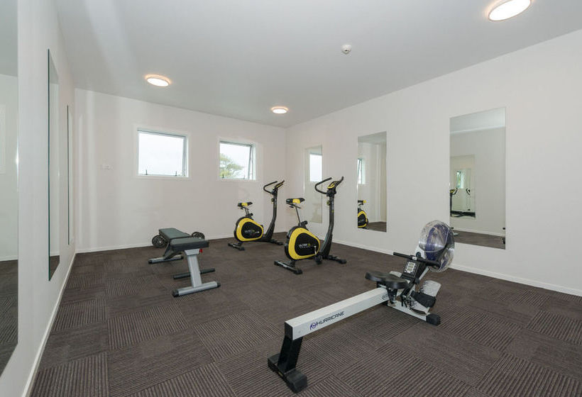 Отель Clarion Suites Ambassador