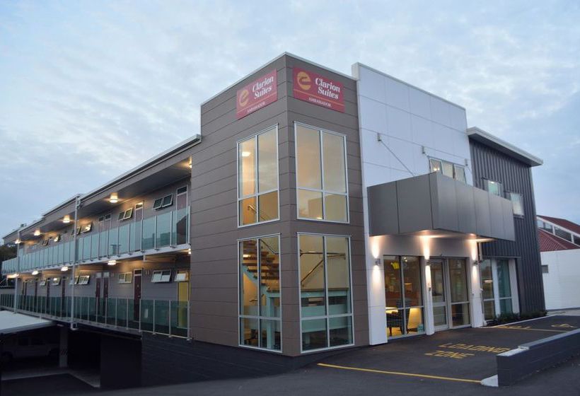 Отель Clarion Suites Ambassador