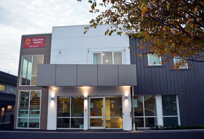 Отель Clarion Suites Ambassador
