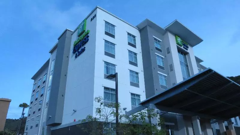 ホテル Holiday Inn Express & Suites San Diego   Mission Valley, An Ihg
