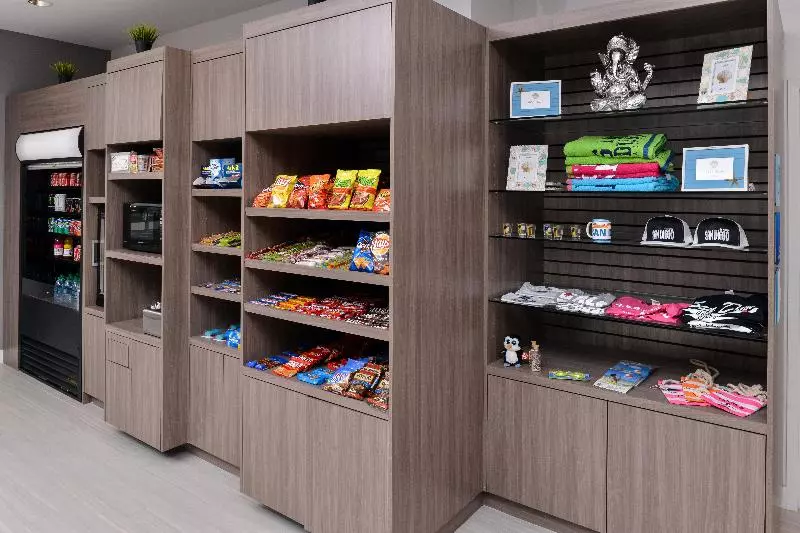 ホテル Holiday Inn Express & Suites San Diego   Mission Valley, An Ihg