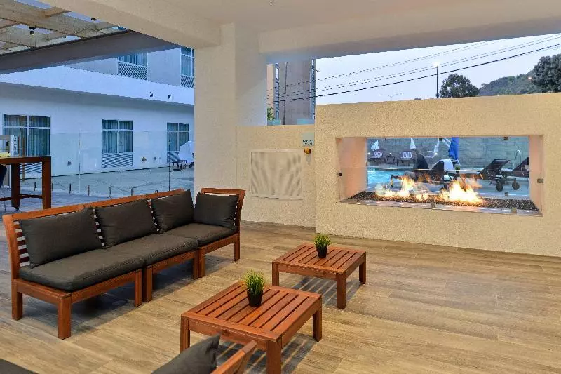 ホテル Holiday Inn Express & Suites San Diego   Mission Valley, An Ihg