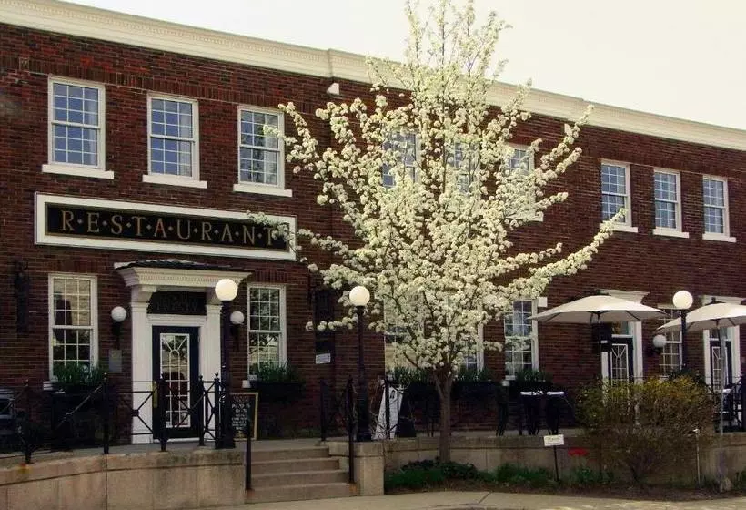 Отель Inn On The Twenty