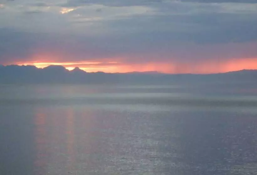 فندق Moonglow Guest House