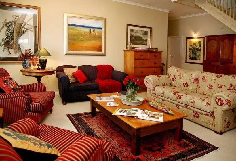 فندق Moonglow Guest House