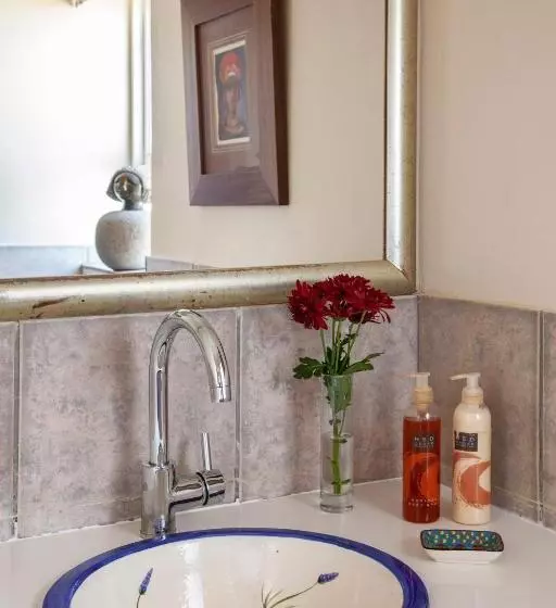 فندق Moonglow Guest House