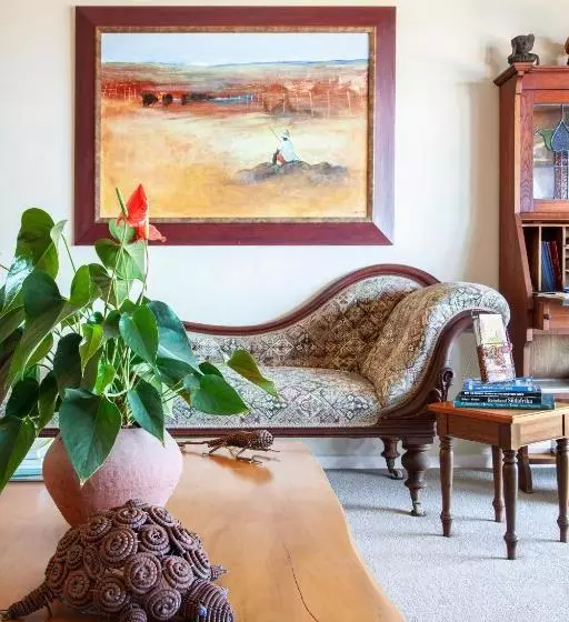 فندق Moonglow Guest House