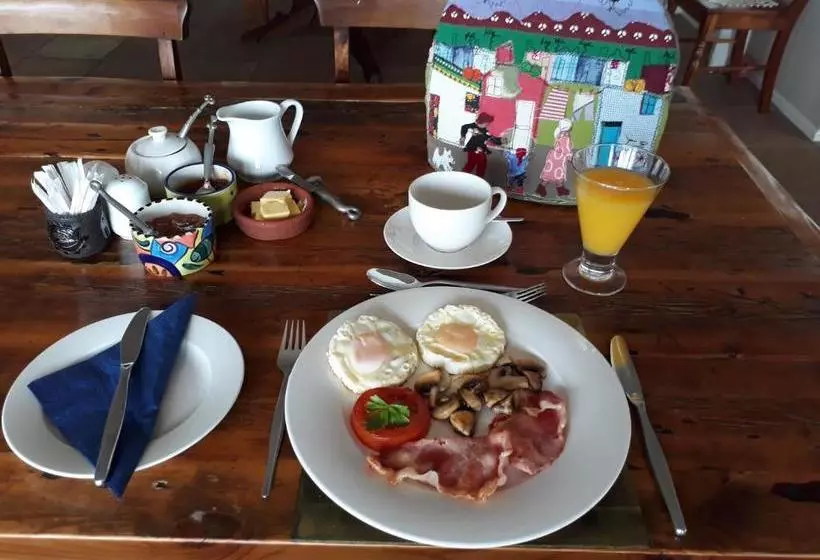 فندق Moonglow Guest House