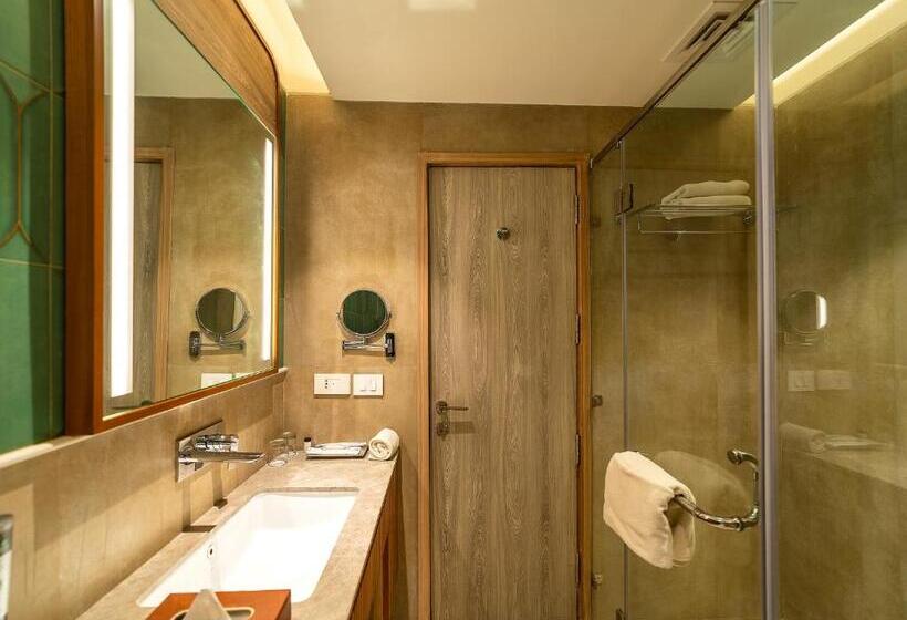 בית מלון כפרי Nidhivan Sarovar Portico Vrindavan