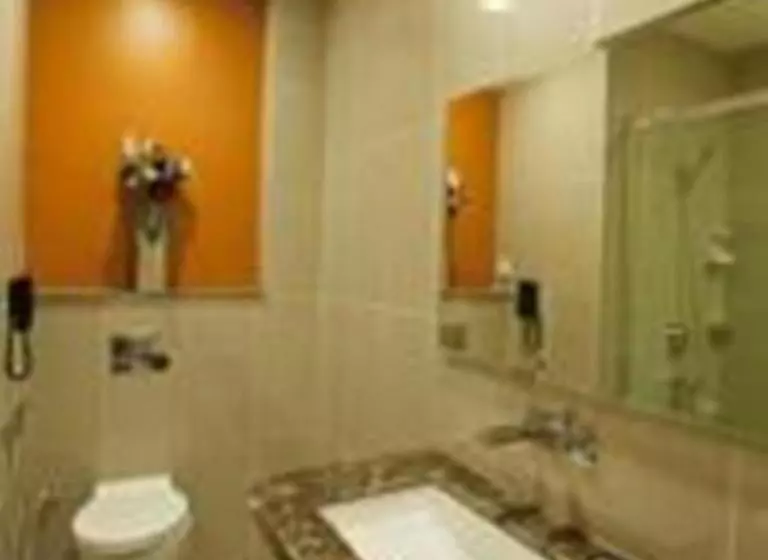 בית מלון כפרי Nidhivan Sarovar Portico Vrindavan