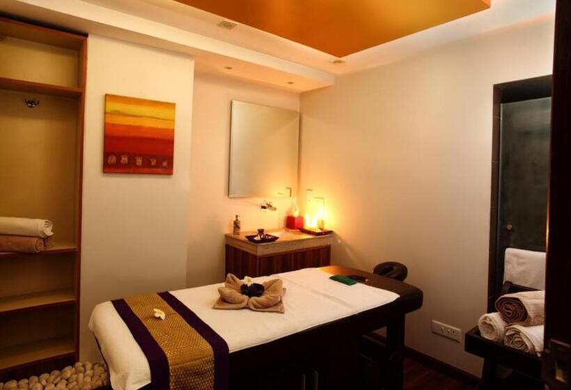 בית מלון כפרי Nidhivan Sarovar Portico Vrindavan