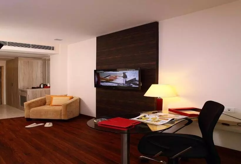 בית מלון כפרי Nidhivan Sarovar Portico Vrindavan