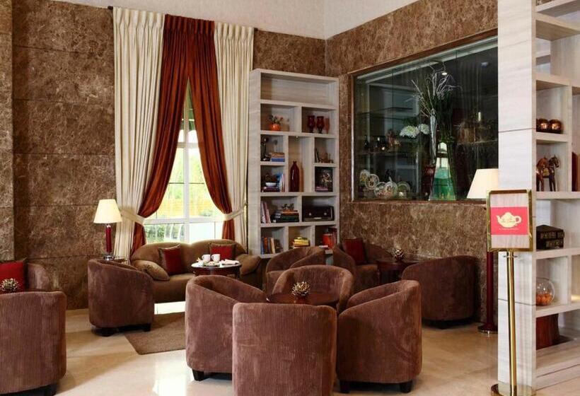 בית מלון כפרי Nidhivan Sarovar Portico Vrindavan