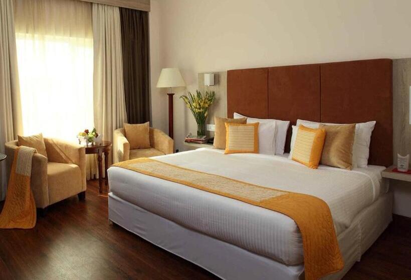 בית מלון כפרי Nidhivan Sarovar Portico Vrindavan