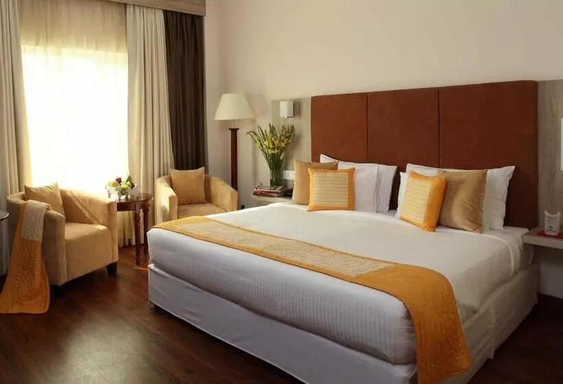 בית מלון כפרי Nidhivan Sarovar Portico Vrindavan