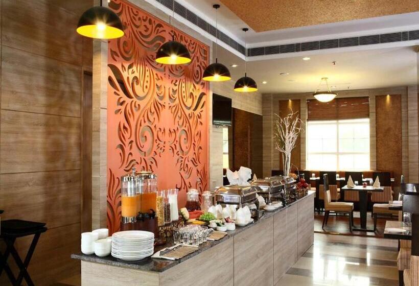 בית מלון כפרי Nidhivan Sarovar Portico Vrindavan