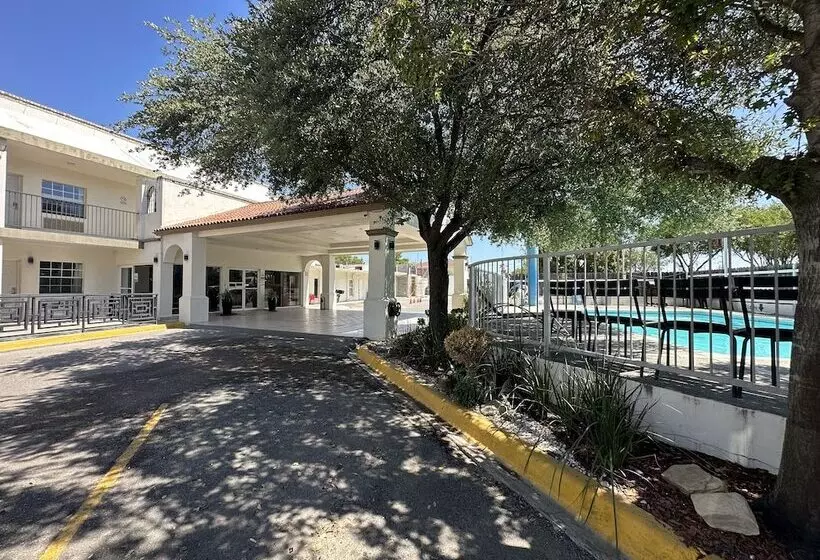 Hotelli Quinta San Carlos Inn