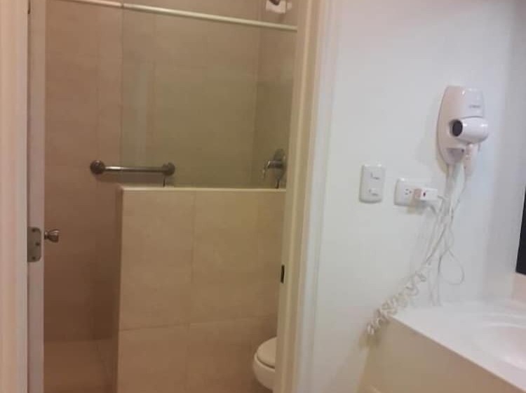 هتل Quinta San Carlos Inn