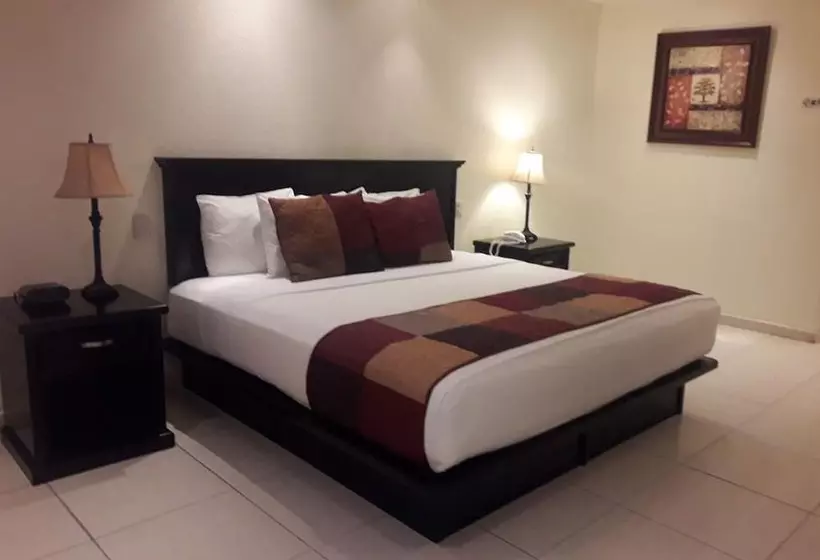 Hotelli Quinta San Carlos Inn