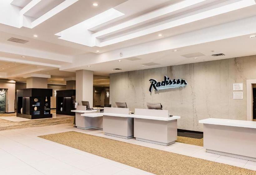 Отель Radisson  Denver Aurora
