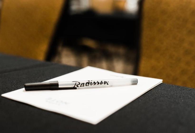 Отель Radisson  Denver Aurora