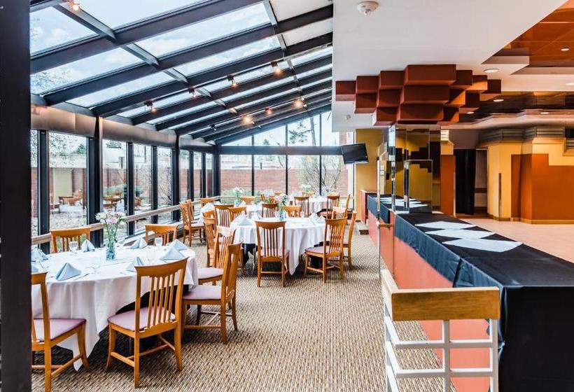 Отель Radisson  Denver Aurora