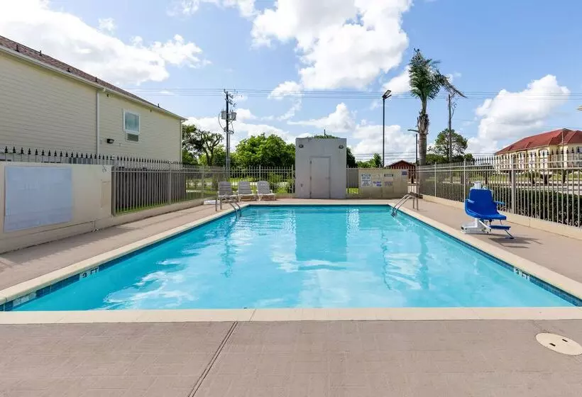 Отель Studio 6 Bay City Tx