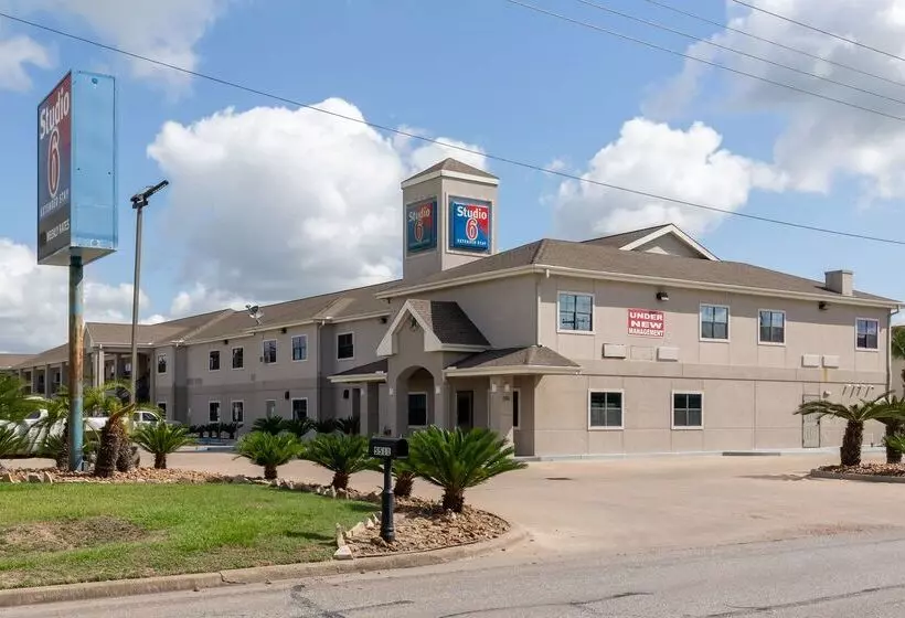 Отель Studio 6 Bay City Tx