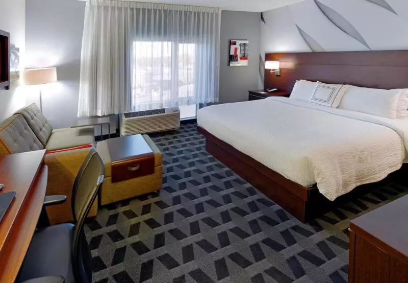 Отель Towneplace Suites By Marriott Springfield