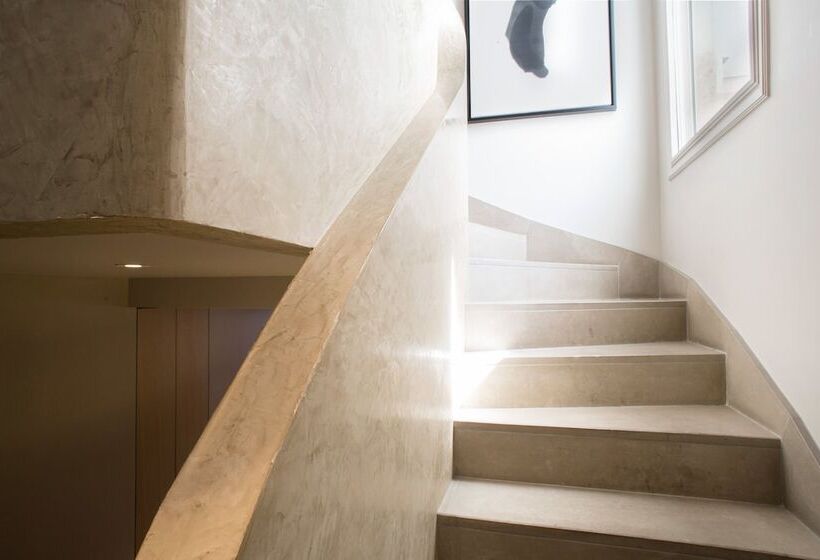 La Réserve Paris Hotel & Spa