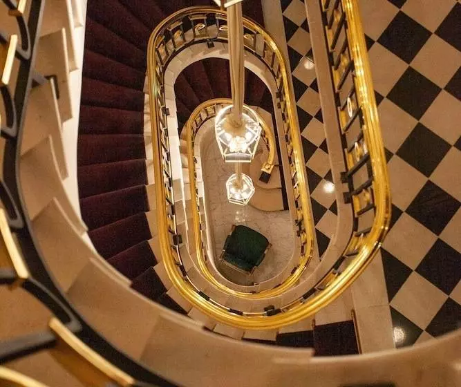 La Réserve Paris Hotel & Spa