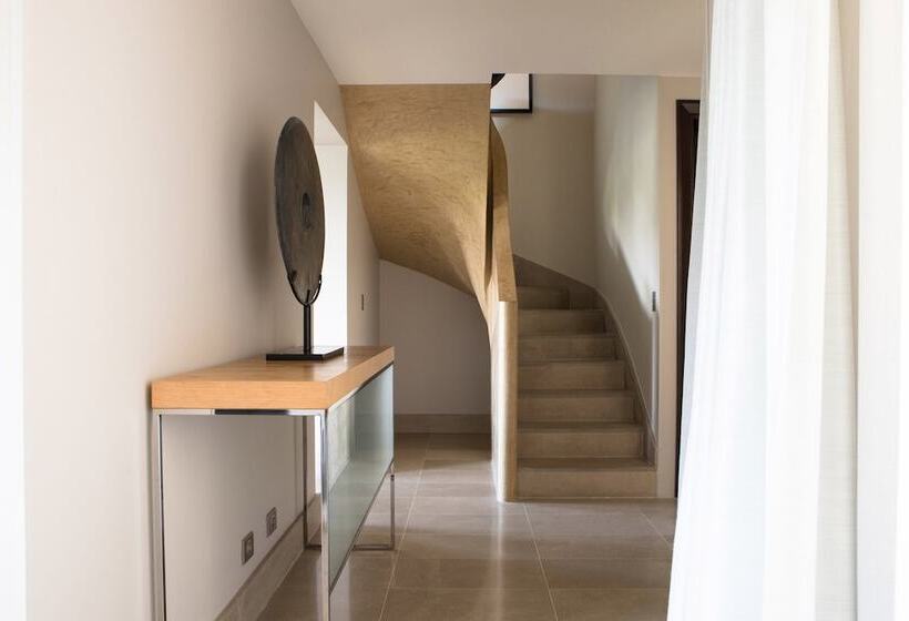 La Réserve Paris Hotel & Spa