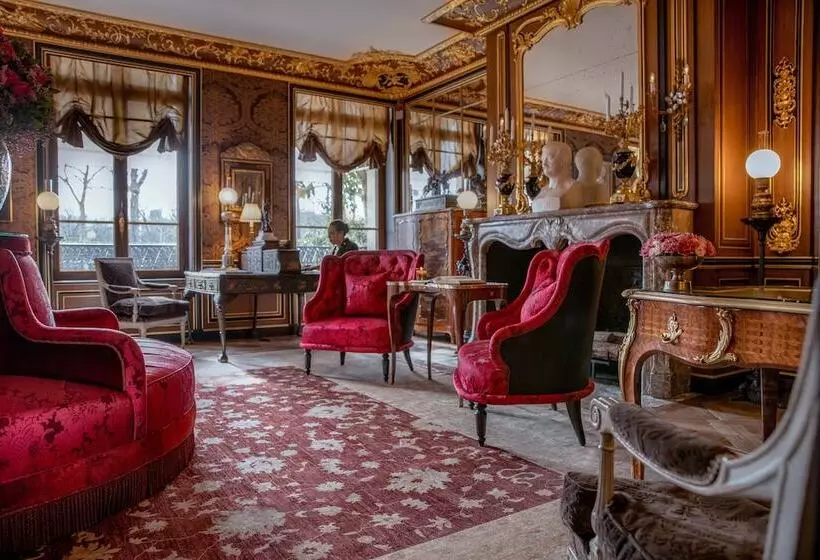 La Réserve Paris Hotel & Spa