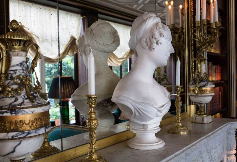 La Réserve Paris Hotel & Spa