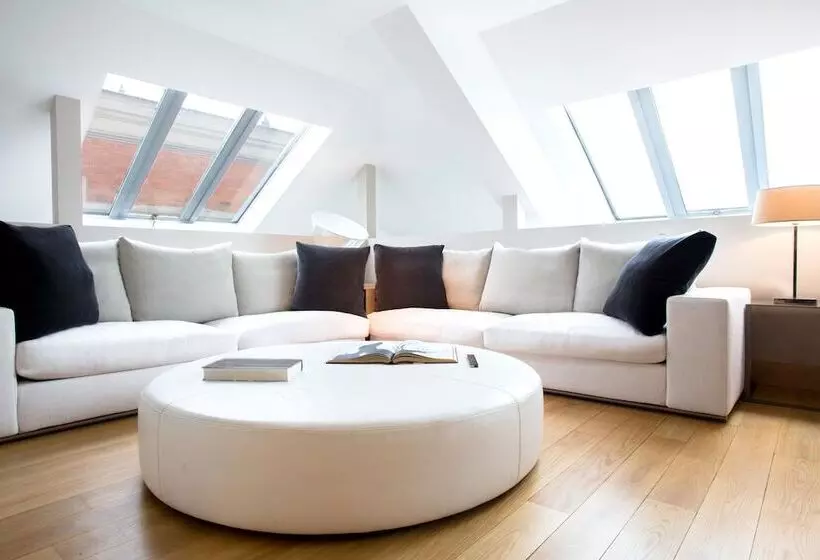 La Réserve Paris Hotel & Spa