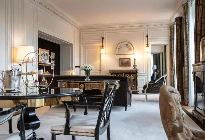 La Réserve Paris Hotel & Spa