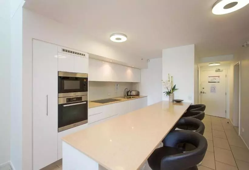 Lanai Riverside Apartments