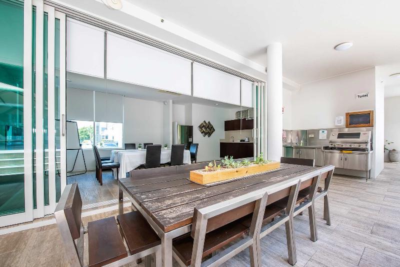 Lanai Riverside Apartments