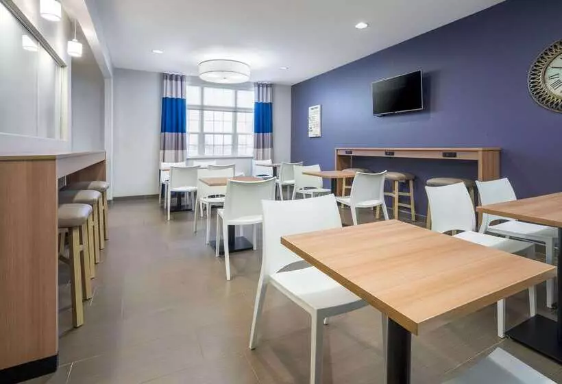 Microtel Inn & Suites By Wyndham Moorhead Fargo Area