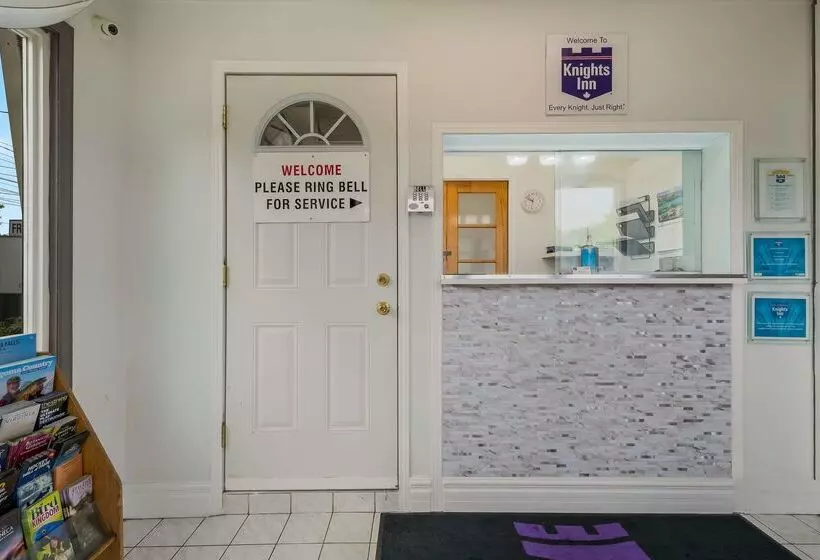 汽车旅馆  Knights Inn Burlington