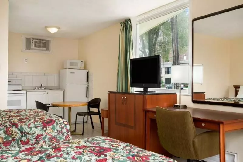 汽车旅馆  Knights Inn Burlington