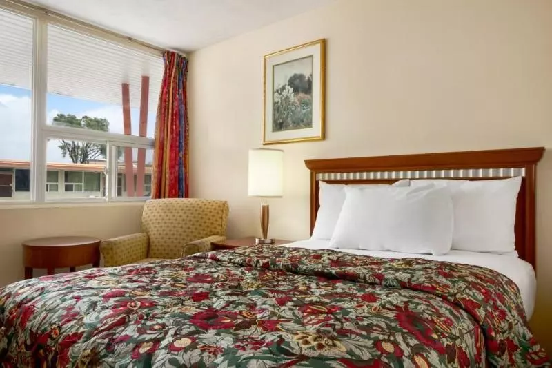 汽车旅馆  Knights Inn Burlington