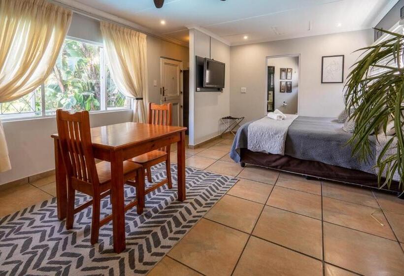 פנסיון Boma Lodge